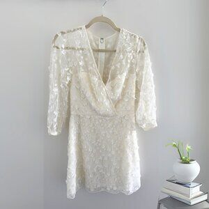 CBG MAXAZRIA White Lace Dress With Sleeves